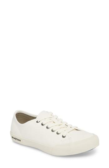 Women's Seavees '06/67 Monterey' Sneaker M - White