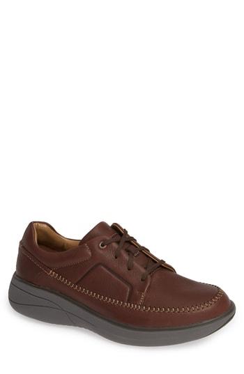 Men's Clarks Un Rise Moc Toe Derby M - Brown