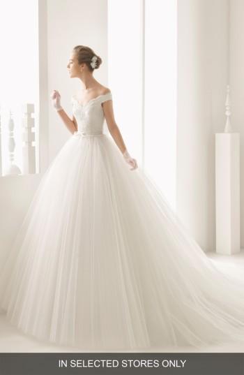 Women's Rosa Clara Neira Off The Shoulder Lace & Tulle Gown