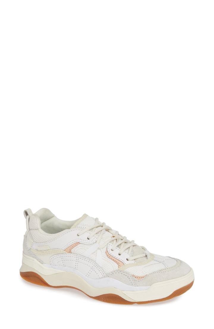 Women's Vans Varix Wc Sneaker M - White