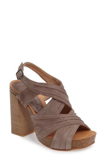 Women's Five Worlds Andalucia Platform Sandal M - Grey