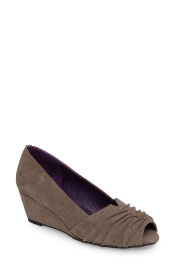 Women's Vaneli Wadia Wedge Pump N - Beige