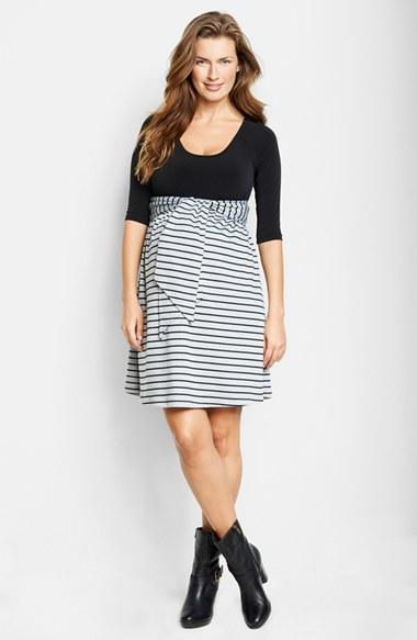 Women's Maternal America Scoop Neck Tie Front Maternity Dress