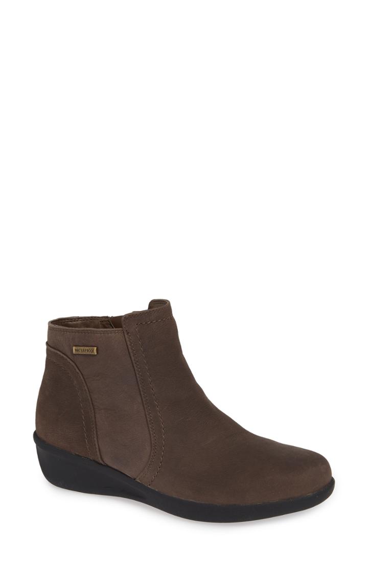 Women's Aravon Fairlee Wedge Bootie Ee - Brown