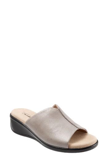 Women's Trotters Ellie Slide Sandal N - Grey