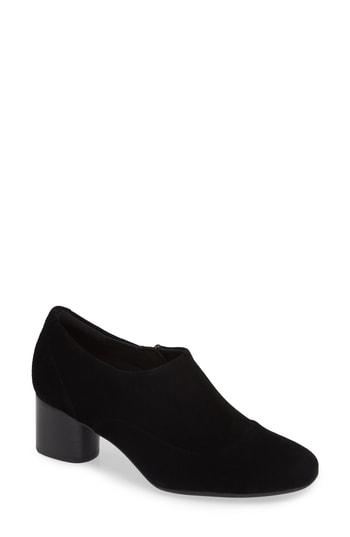 Women's Clarks Un Cosmo Zip Bootie .5 M - Black