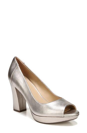 Women's Naturalizer Amie Pump .5 N - Metallic