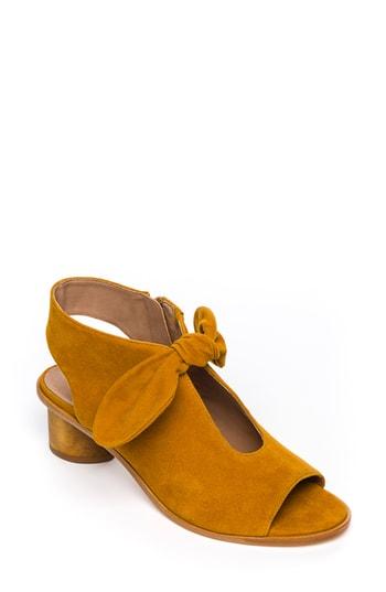 Women's Bernardo Luna Sandal M - Yellow