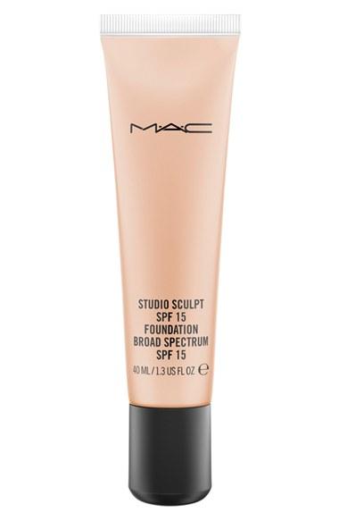 Mac Studio Sculpt Spf 15 Foundation - Nw25
