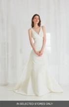 Women's Amsale Cooper Fit & Flare Gown With Detachable Train