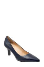 Women's Trotters Noelle Pointy Toe Pump M - Blue