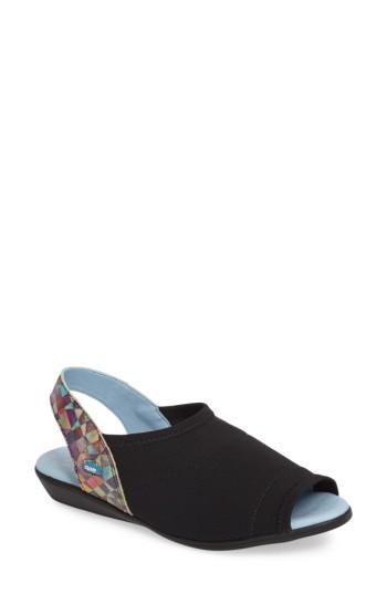 Women's Cloud Cuteness Slingback Sandal .5-10us / 41eu - Black