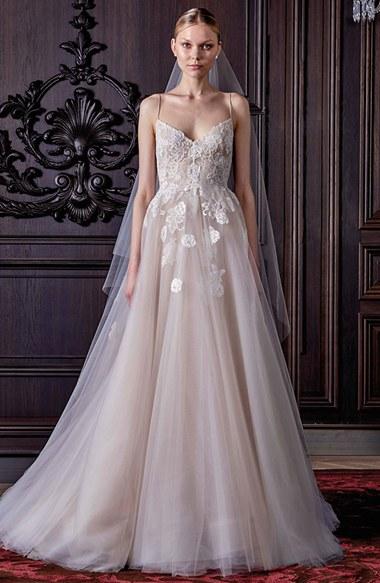 Women's Monique Lhuillier 'severine' Chantilly Lace & Tulle Gown