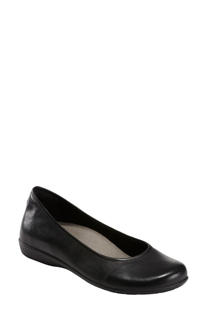 Women's Earth Astoria Flat M - Black