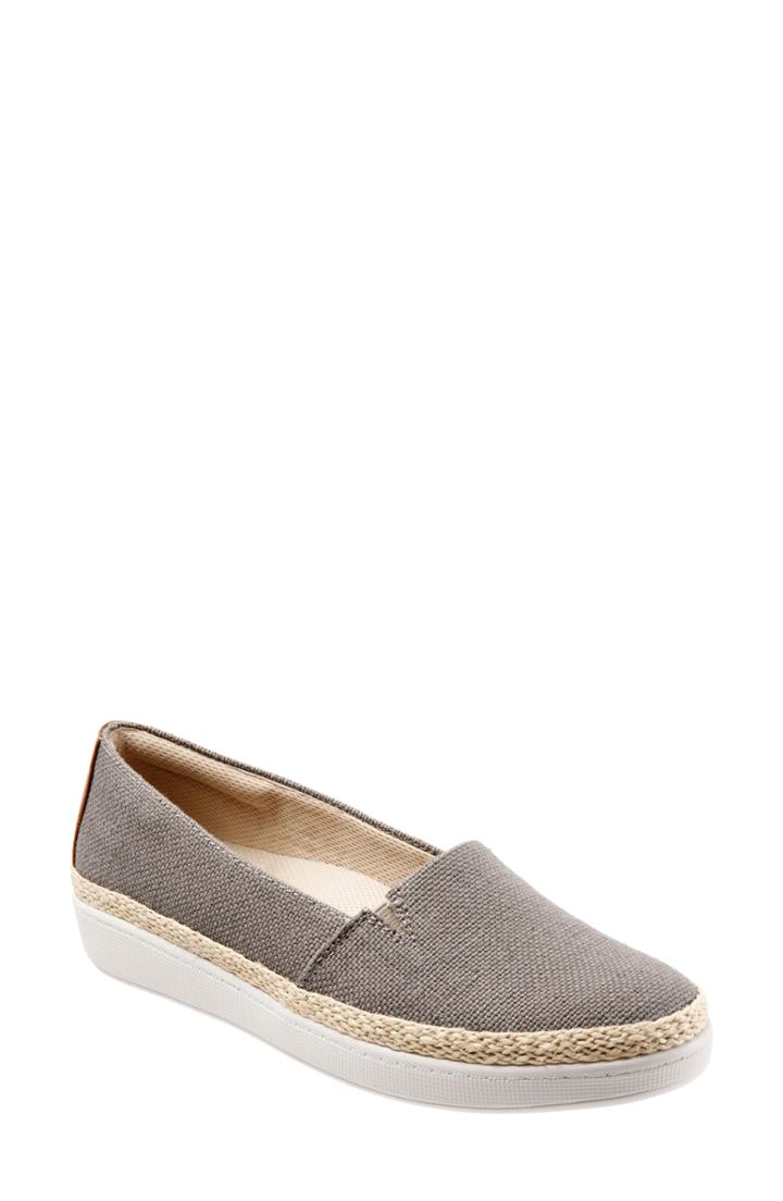 Women's Trotters Accent Slip-on .5 Ww - Beige