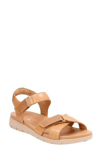 Women's Clarks Un Saffron Sandal M - Brown