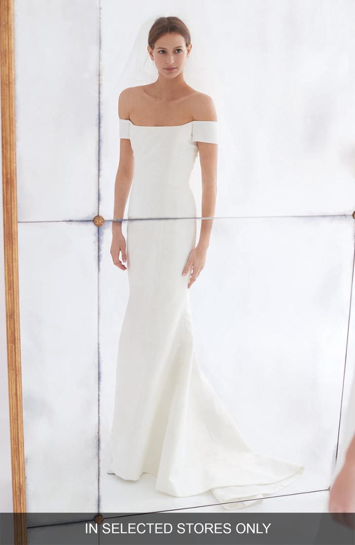 Women's Carolina Herrera Greta Off The Shoulder Trumpet Gown