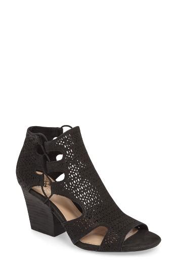 Women's Vince Camuto Corbina Cutout Bootie M - Black