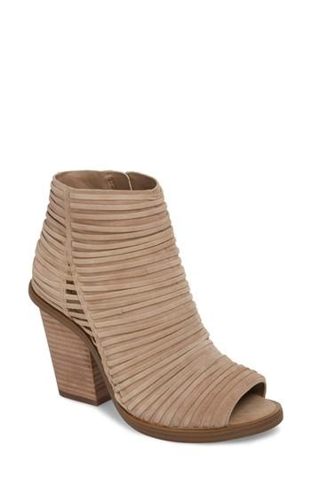 Women's Vince Camuto Feteena Bootie M - Beige