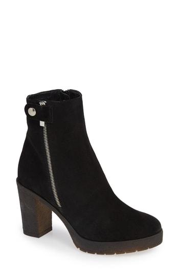 Women's Amalfi By Rangoni Lupetto Side Zip Bootie M - Black