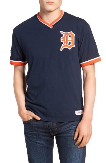 Men's Mitchell & Ness Detroit Tigers - Vintage V-neck T-shirt