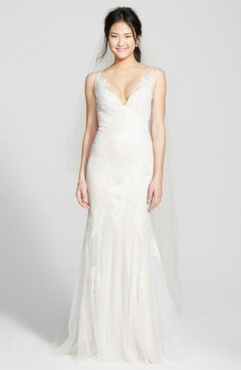 Women's Bliss Monique Lhuillier Chantilly Lace & Tulle Gown, Size - White