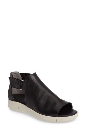 Women's The Flexx Front Row Sandal .5 M - Black