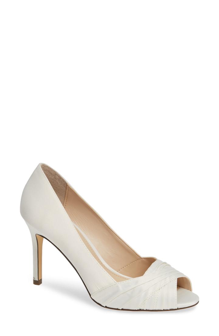 Women's Nina Rhiyana Pump .5 M - Beige