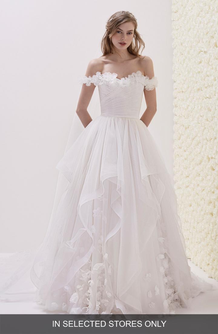 Women's Pronovias Elodia Off The Shoulder Ballgown, Size - Ivory