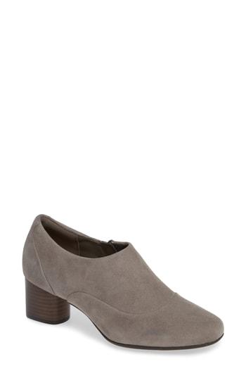 Women's Clarks Un Cosmo Zip Bootie W - Beige
