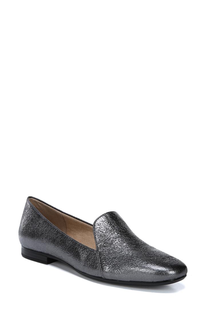 Women's Naturalizer Emiline Flat Loafer .5 N - Metallic