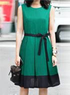 Oasap Fashion Sleeveless Color Block Pleated Party Dress With Belt