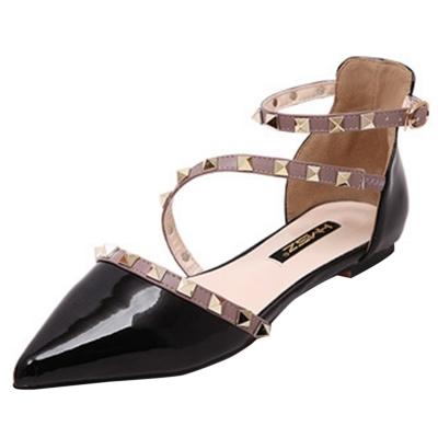 Oasap Pointed Toe Cross Strap Rivet Flat Sandals