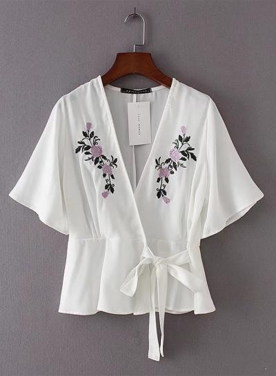 Oasap V Neck Floral Embridery Blouse