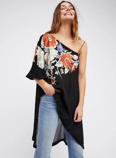Oasap Vacation Style Floral Embroidery Tee Shirt