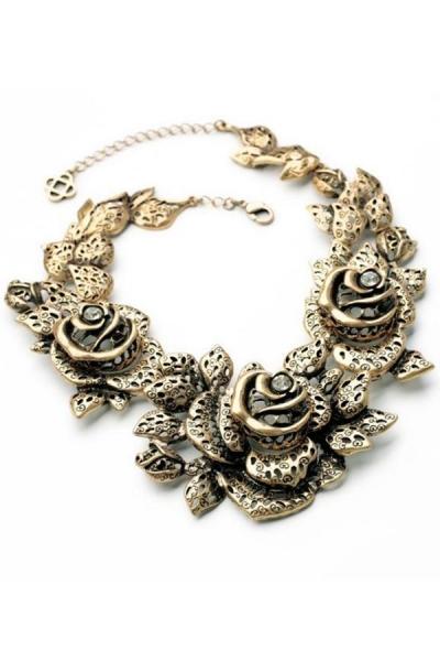 Oasap Antique Eyelet Rose Choker