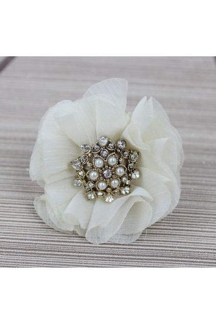 Oasap Pearl Embellished Flower Shaped Ring