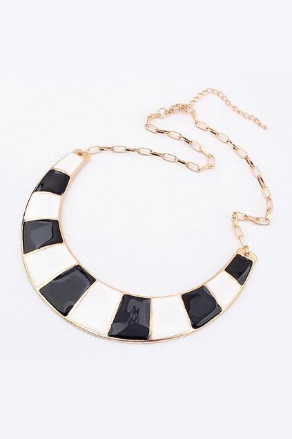 Oasap Colored Lunulate Pendant Necklace