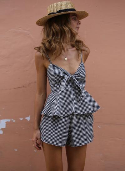 Oasap Plaid Spaghetti Strap Bow Ruffle Top Shorts 2 Piece Outfit