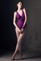 Oasap V-neckline Ring Embellished Swimsuit