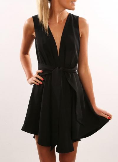 Oasap Solid V Neck Sleeveless Mini Dress With Belt