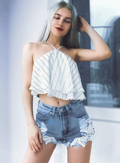 Oasap Casual Floral Lace Denim Shorts