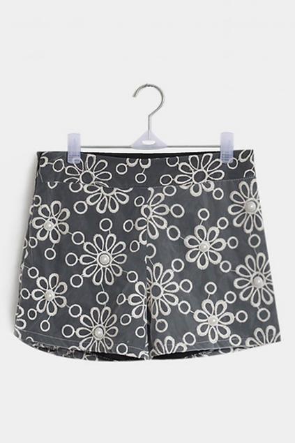 Oasap Crochet Pearl Embellished Hot Shorts