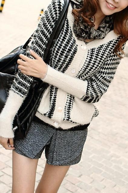Oasap Chic Double Panel Design Woolen Shorts