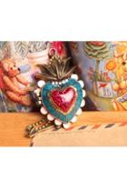 Oasap Rhinestone Embellished Heart Shaped Pendant Necklace