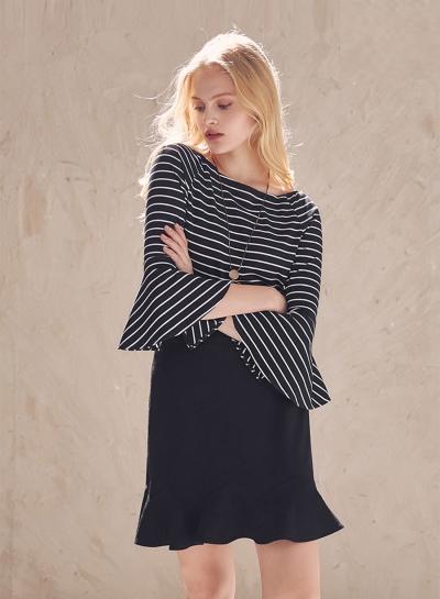 Oasap Slash Neck Flounce Sleeve Stripped Tee Shirt