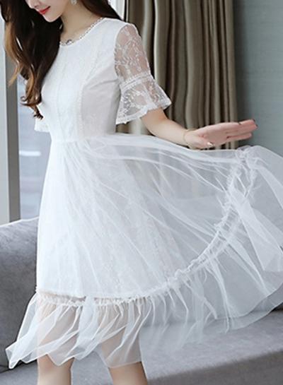 Oasap Sweet Lace Spicing Flare Sleeve Round Neck A-line Midi Dress