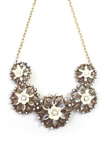 Oasap Boho Cutout Flower Choker