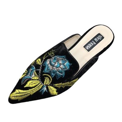 Oasap Suede Pointed Toe Floral Embroidery Block Heels Slippers