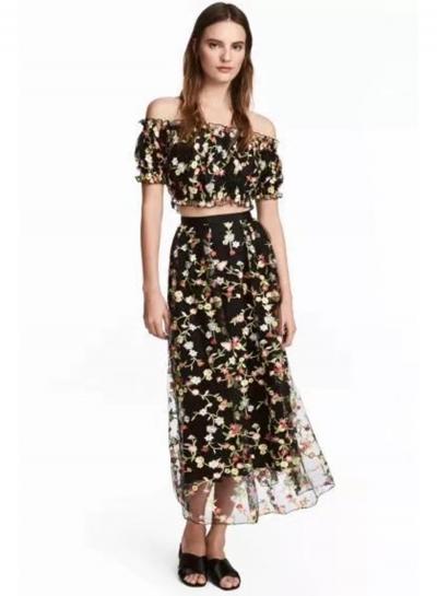 Oasap Cute Floral Embroidery Slash Neck Crop-top